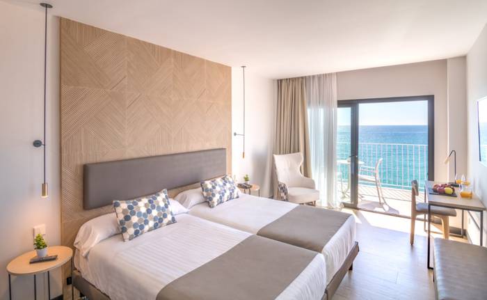 FRONT-FACING SEA VIEW DELUXE ROOM Cap Negret Hotel Altea, Alicante FRONT-FACING SEA VIEW DELUXE ROOM Cap Negret Hotel Altea, Alicante