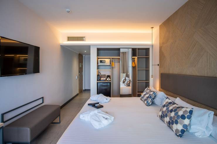 Front-facing sea view deluxe room cap negret hotel altea, alicante Front-facing sea view deluxe room cap negret hotel altea, alicante