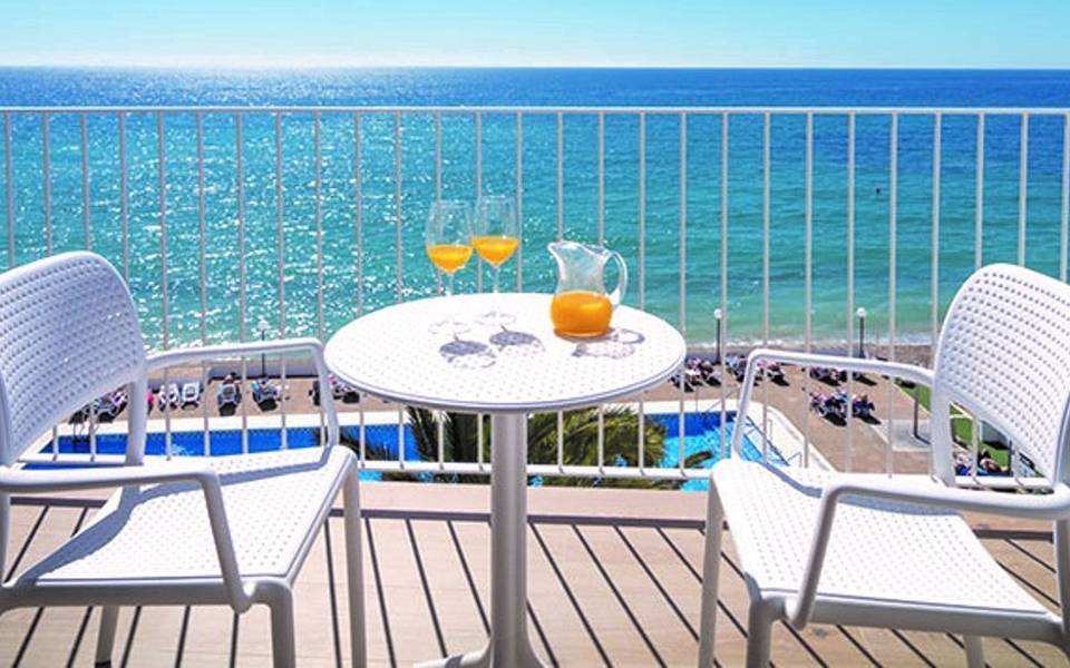 Front-facing sea view deluxe room cap negret hotel altea, alicante Front-facing sea view deluxe room cap negret hotel altea, alicante