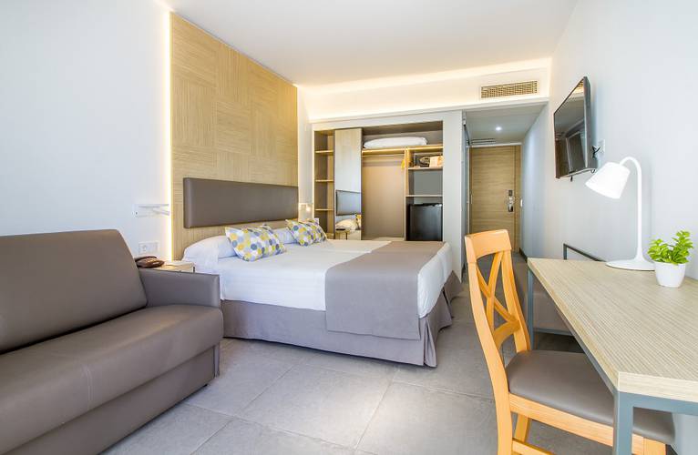 DOUBLE COMFORT ROOM Cap Negret Hotel Altea, Alicante DOUBLE COMFORT ROOM Cap Negret Hotel Altea, Alicante