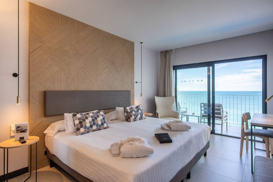 Front-facing sea view deluxe room Cap Negret Hotel Altea, Alicante